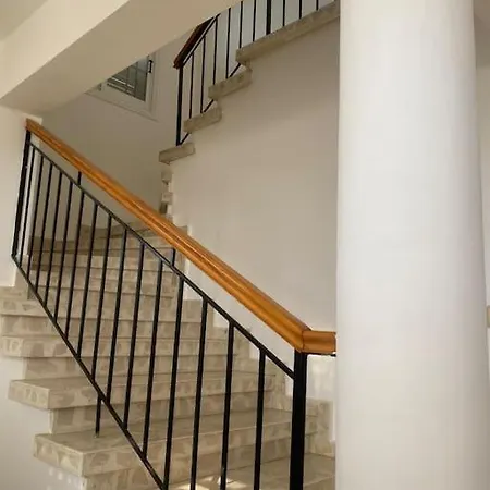 Oroklini Vila Larnaca