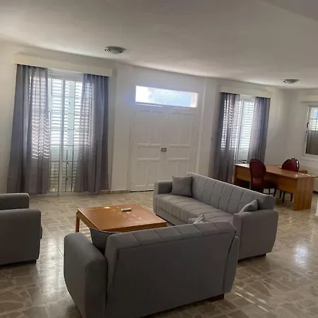Villa Oroklini Lárnaca